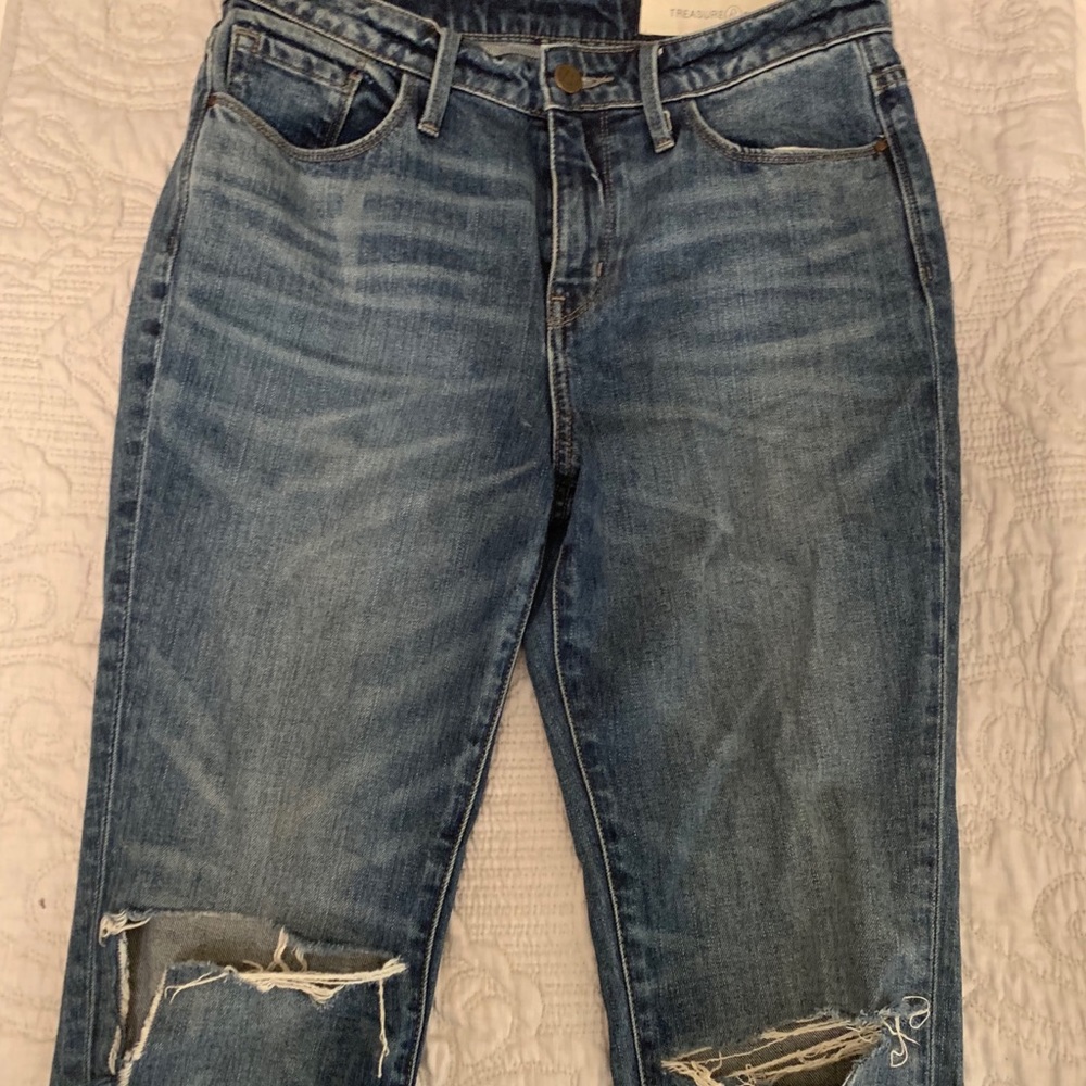 High waisted jeans